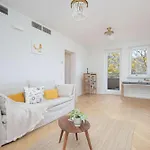 Luxury In The Heart Of The By Renters