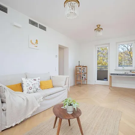 Luxury In The Heart Of The By Renters