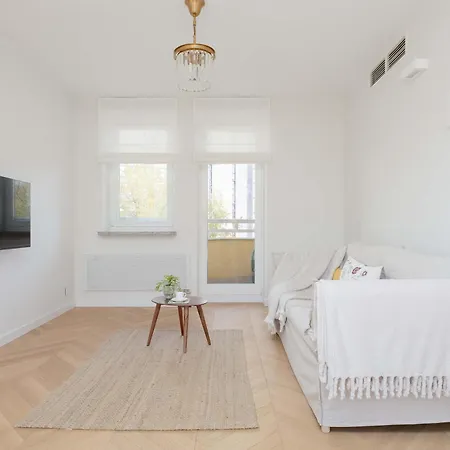 Luxury In The Heart Of The By Renters Appartement