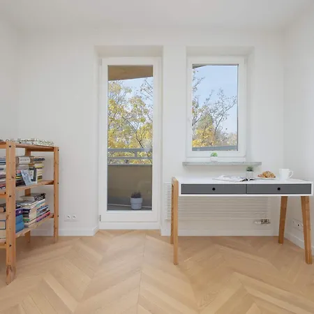 Luxury In The Heart Of The By Renters Appartement