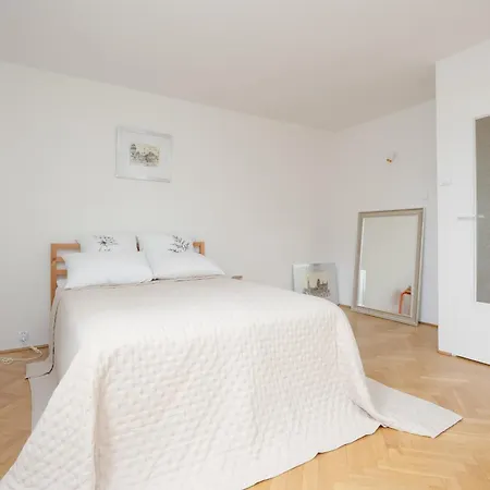Luxury In The Heart Of The By Renters Apartamento *